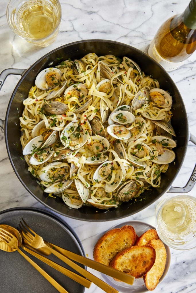 Easy Linguine with Clams